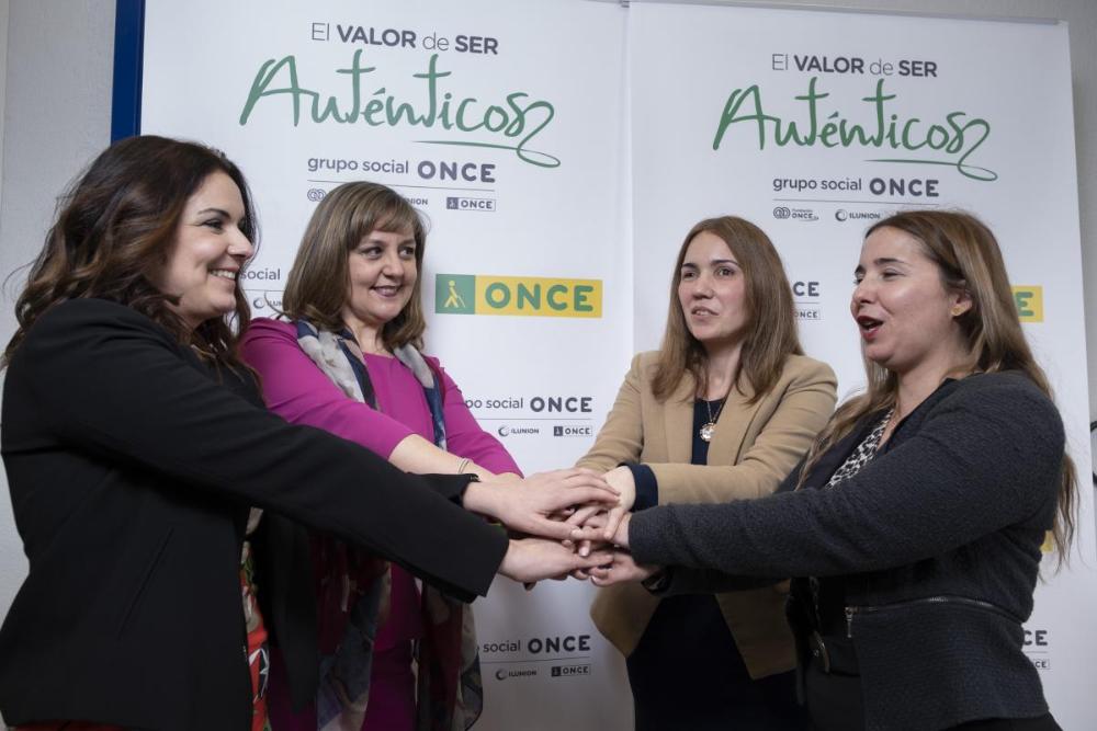 Valderrama, Segovia, Rodríguez y Basallote unen sus manos como un gesto de unidad y fuerza ante el próximo 8-M