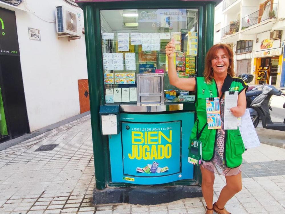 Ruth López, vendedora de la ONCE en Nerja
