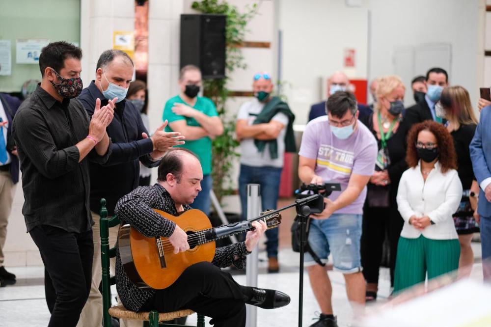 Actuación del guitarrista flamenco, afiliado a la ONCE, José Luis Scott