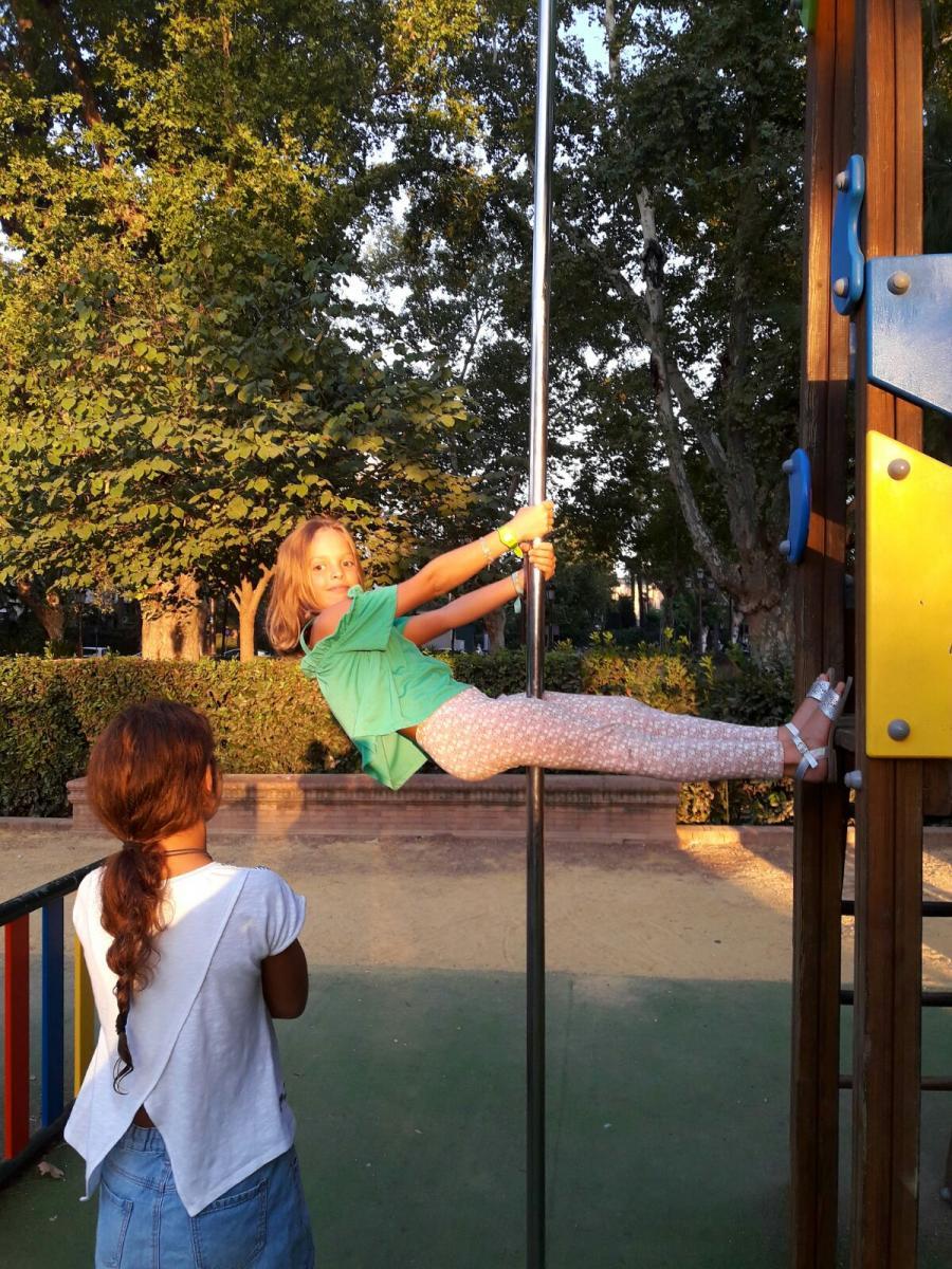 Alumnas disfrutando de divertidos momentos