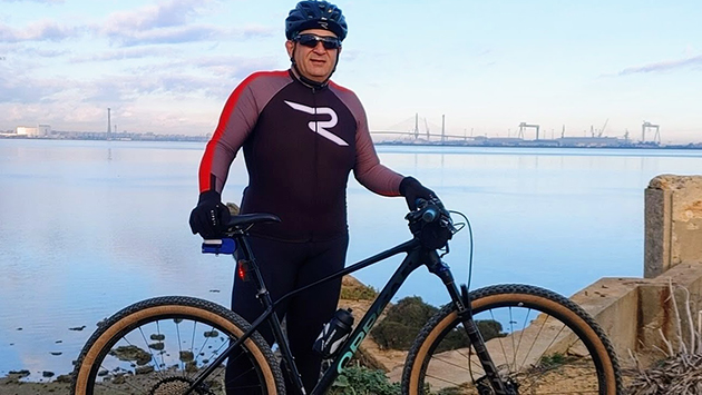 sergio_camara_con_bici_portada.jpg