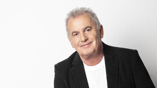 Víctor Manuel suma el Premio Solidarios ONCE a una larga vida de éxitos en los escenarios