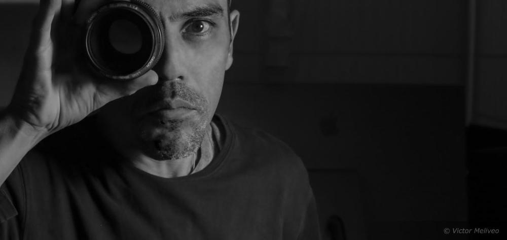 Meliveo se declara un súper fan del blanco y negro