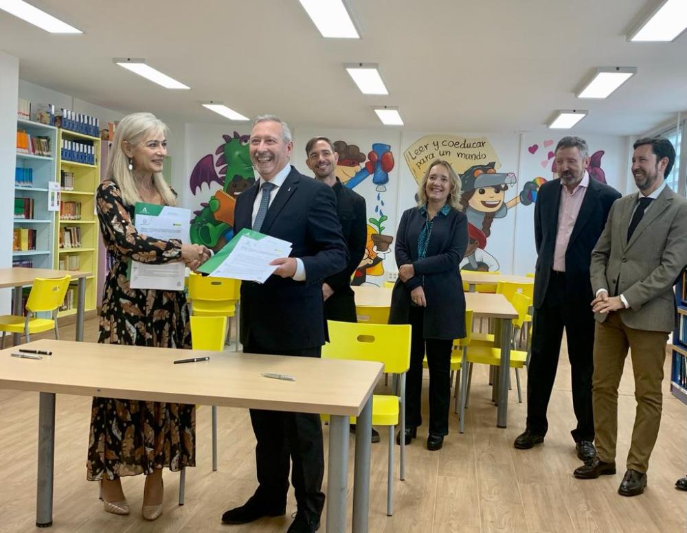 El delegado territorial y la consejera de Educación se felicitaron por el alcance del acuerdo para el alumnado con ceguera o discapacidad visual