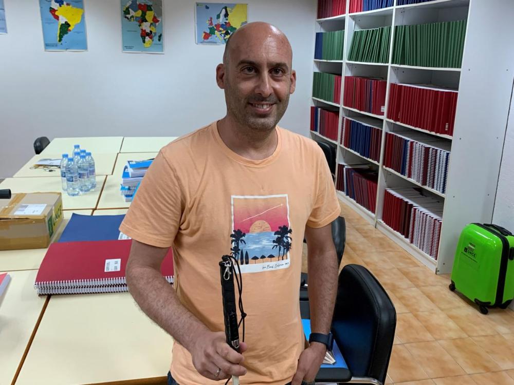 "La pérdida de visión exige un aprendizaje constante", reconoce Juan Antonio