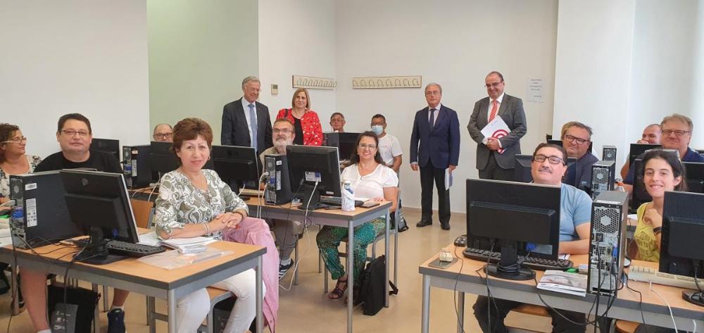 Visita a un curso de Inserta Empleo en la sede de la Confederación de Empresarios de Córdoba