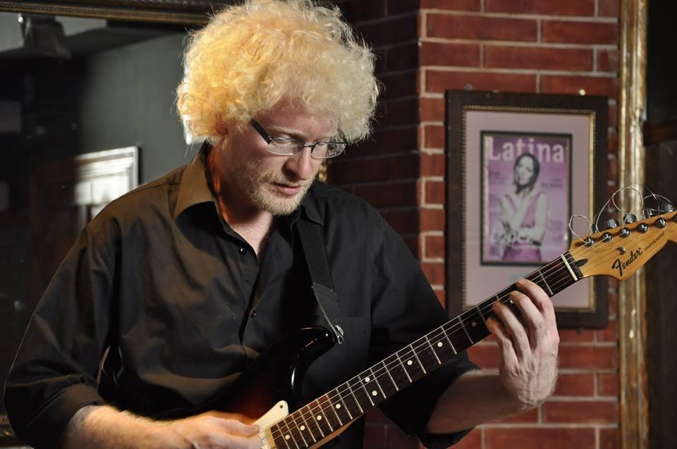 El promotor de Inclusivamusical es guitarrista, técnico de sonido, compositor e intérprete