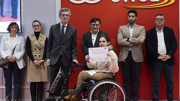 foto_entrega_de_becas_0.jpg