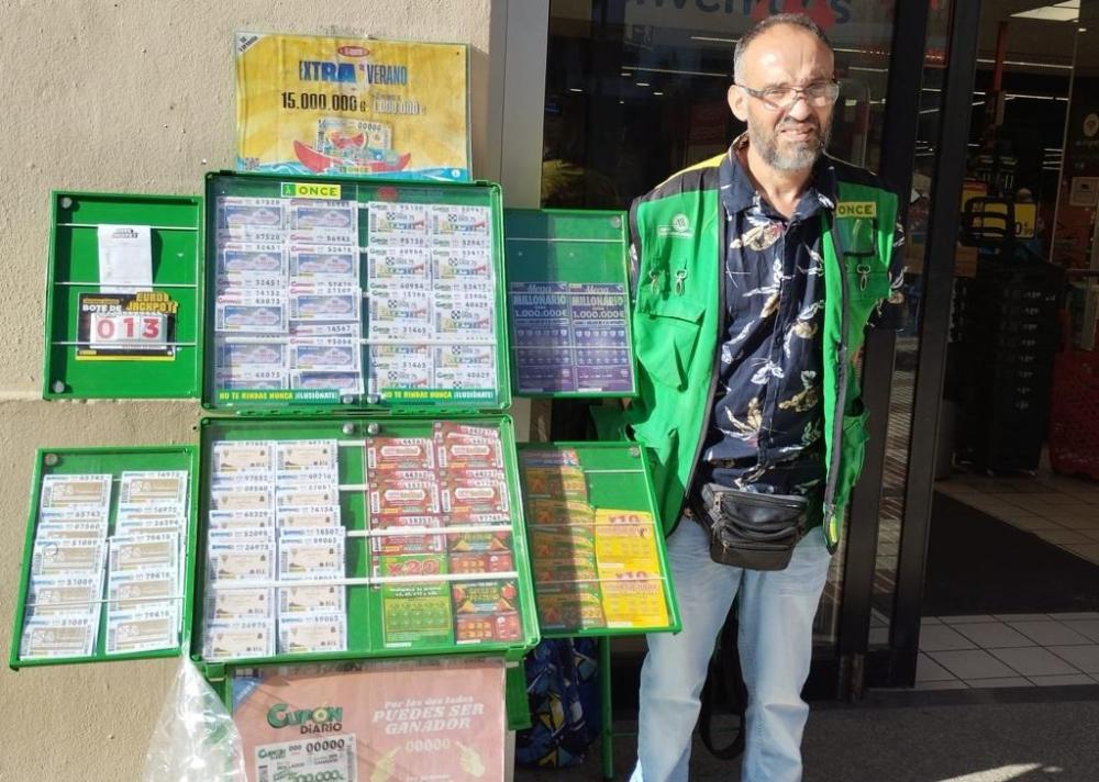 Hassan Ammour, vendedor de la ONCE en Estepona