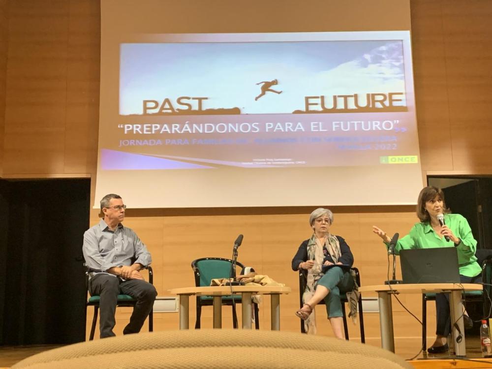 Profesionales en la mesa redonda