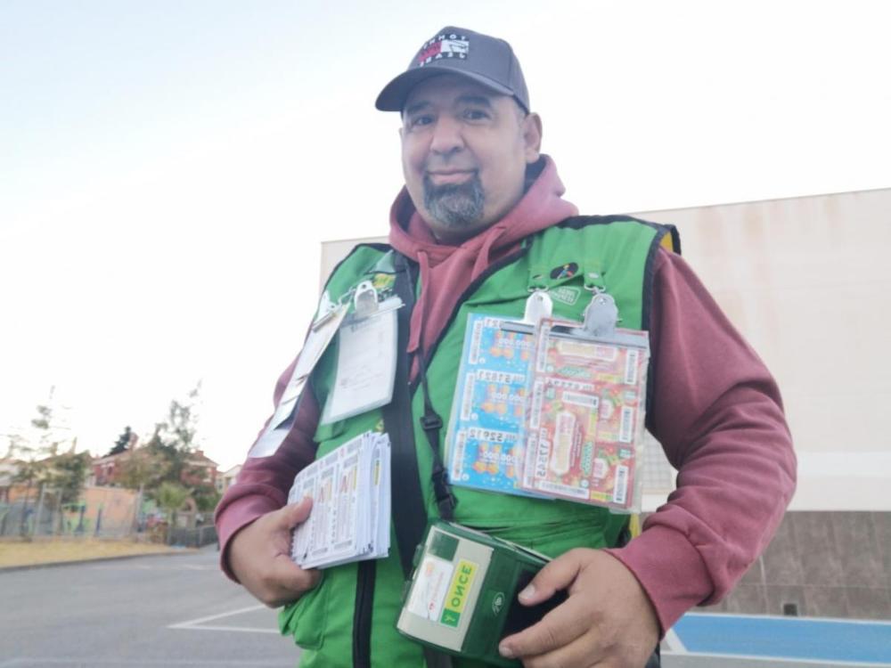 Rafael Reyes, vendedor de la ONCE en Ogíjares