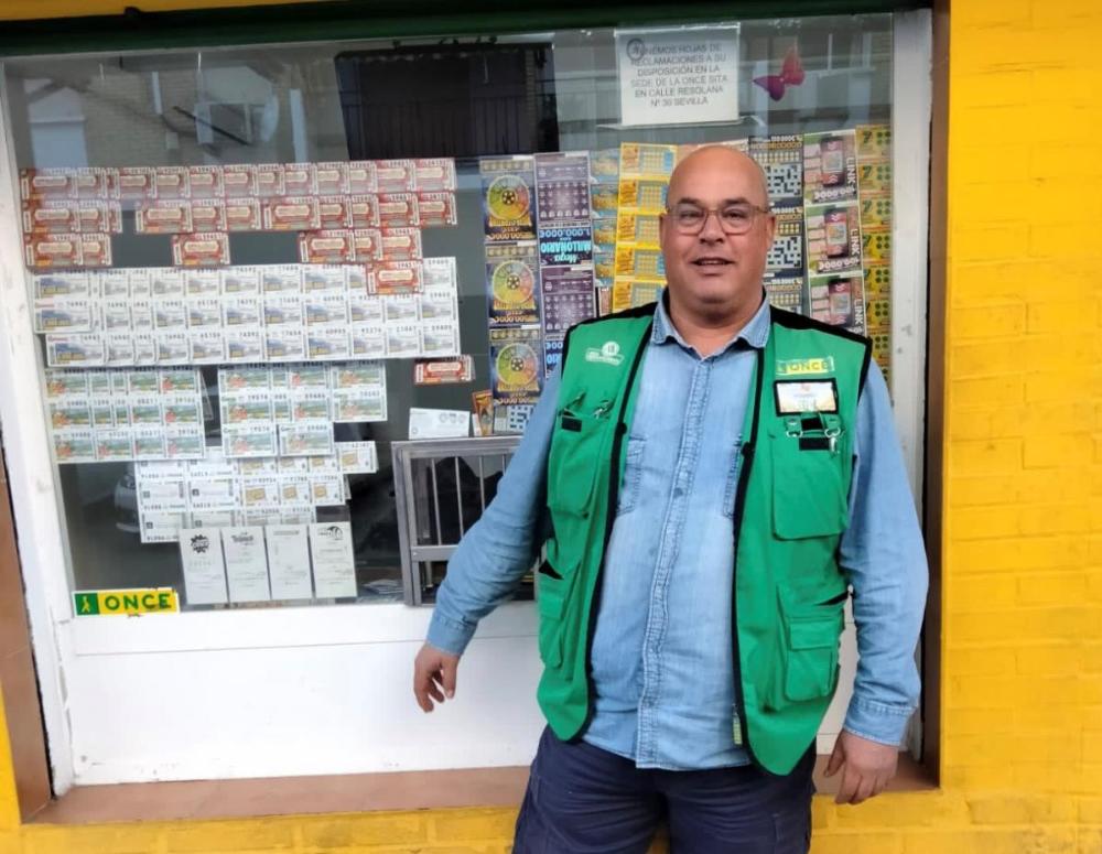 Youssef Bahani, vendedor de la ONCE en Camas