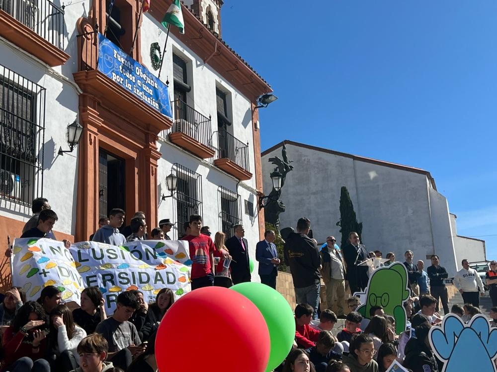 Vista de la plaza durante las intervenciones