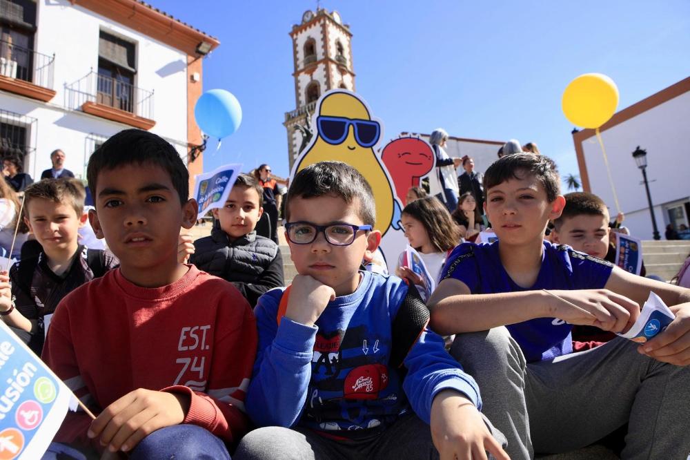 Niños en la plaza