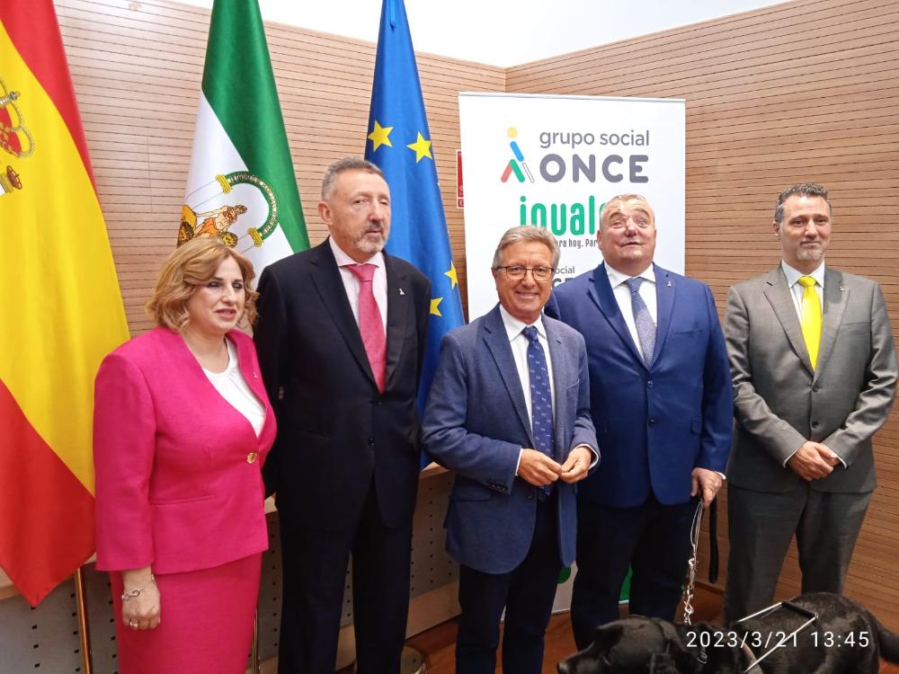 Presentación del nuevo director de la ONCE en Baza, Antonio Callejas
