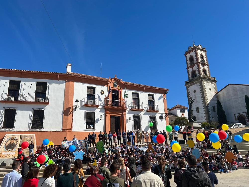 Vista general de la Plaza de Lope de Vega durante el acto