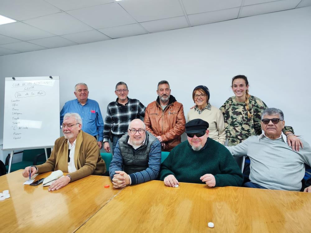 Reunión del Club de los Afortunados para hablar de los derechos de la mujer en Ceuta