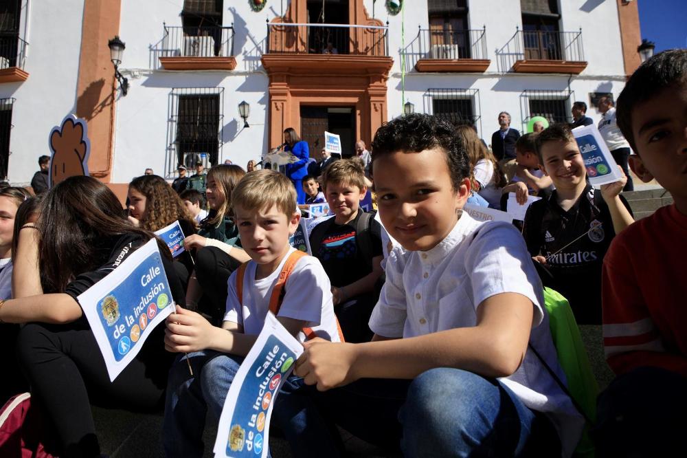 Niños en la plaza