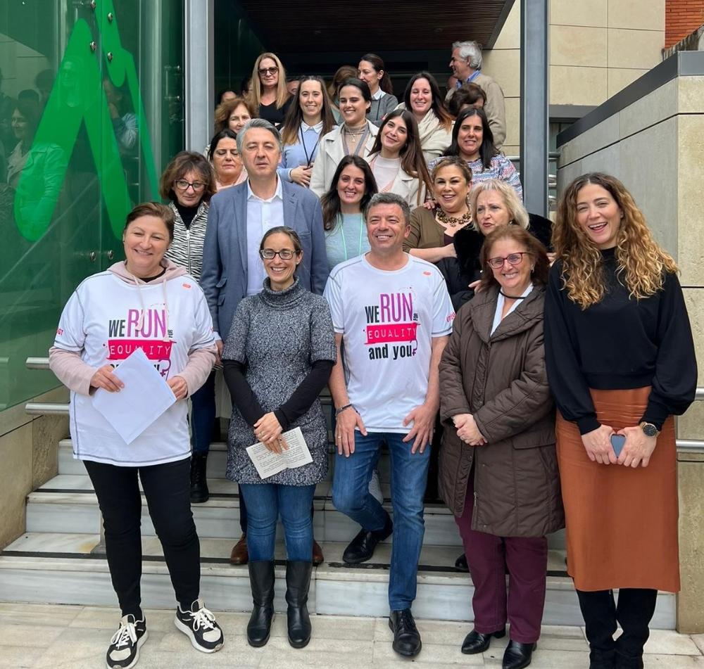 Participantes en la Lectura del Manifiesto en la sede de la ONCE en Cádiz