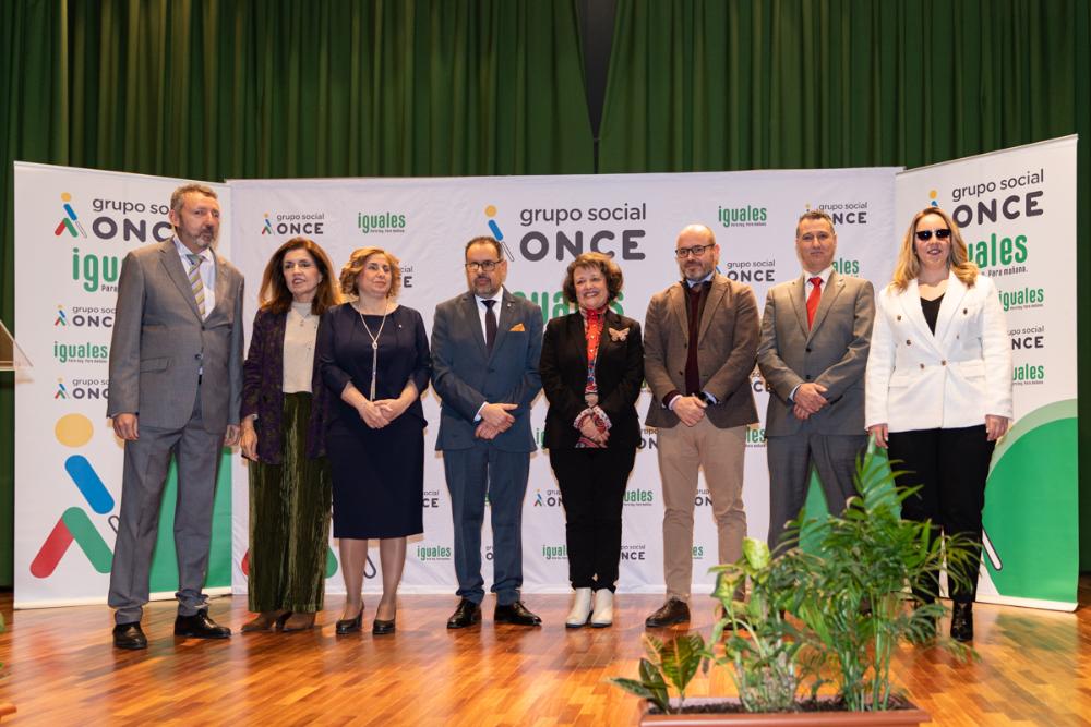 Foto de familia de la presentación del nuevo equipo directivo de Córdoba
