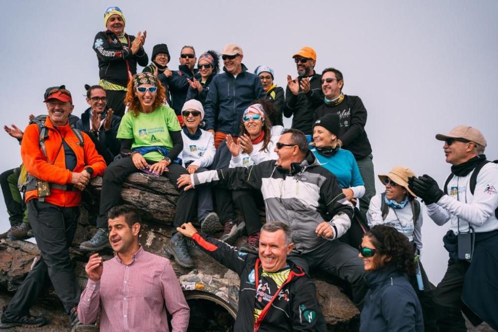 Otra foto de grupo en otra cima