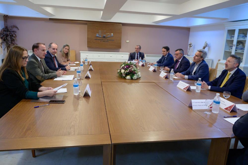 Reunión tras la firma