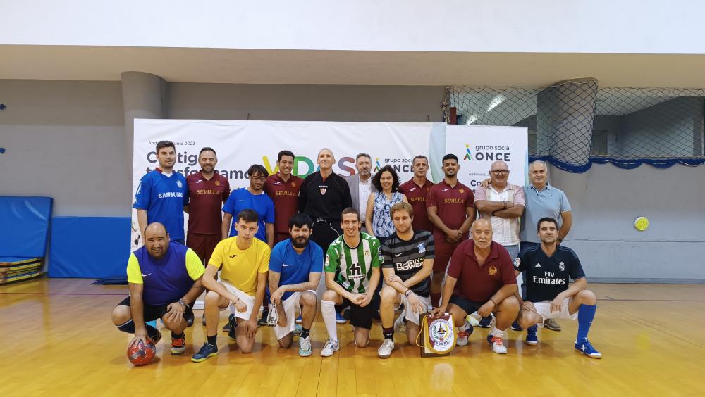 foto de familia de los dos equipos