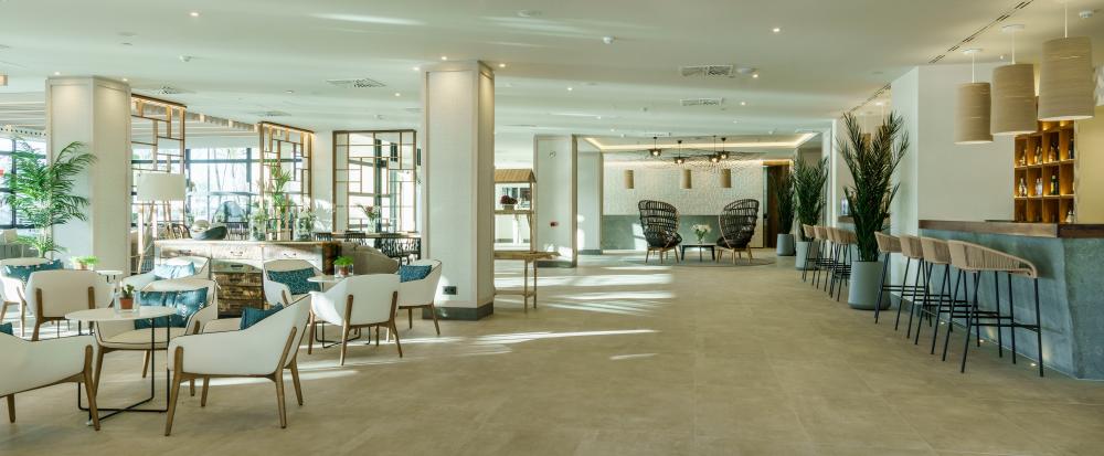 Recepción del Hotel Ilunion Fuengirola