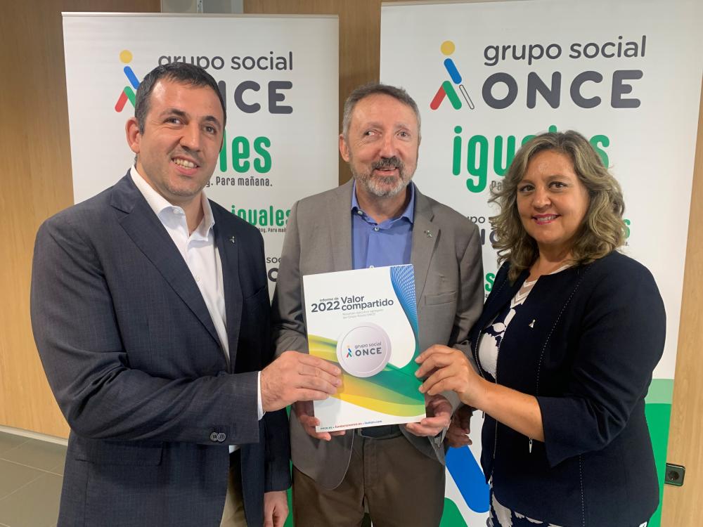 Luis Muñiz, Cristóbal Martínez y María Jesús Segoiva