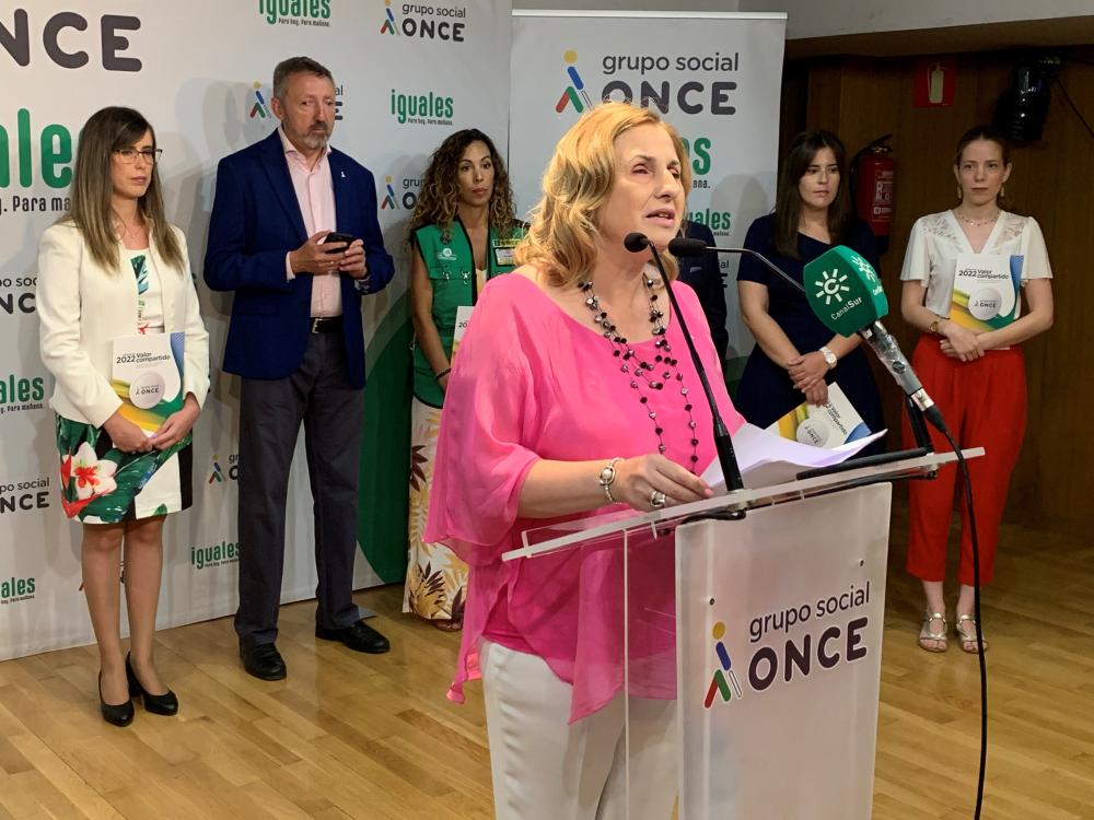 Intervención de la directora de la ONCE en Granada, Carmen Aguilera