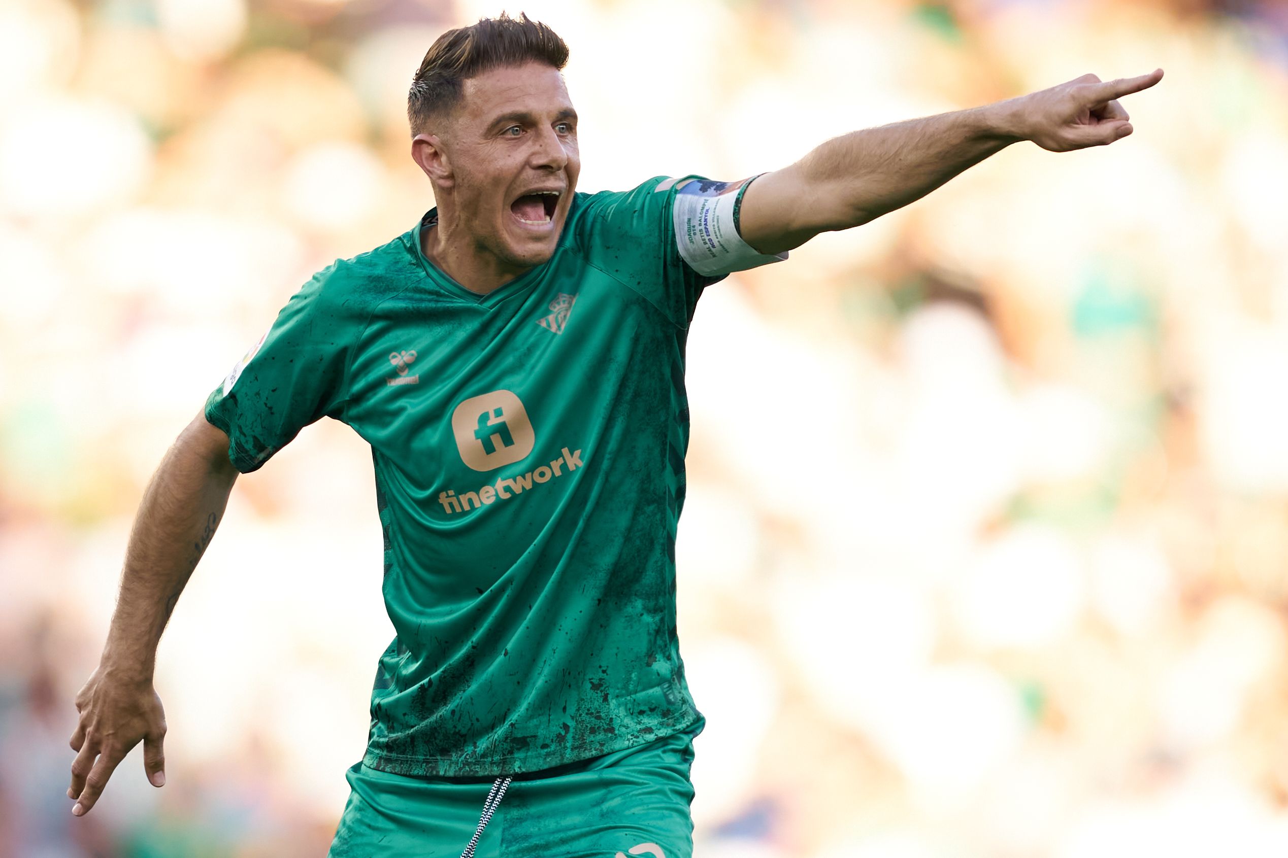 El futbolista del Betis, Joaquín, Premio Solidarios Grupo Social ONCE Andalucía 2023 en la categoría de Persona
