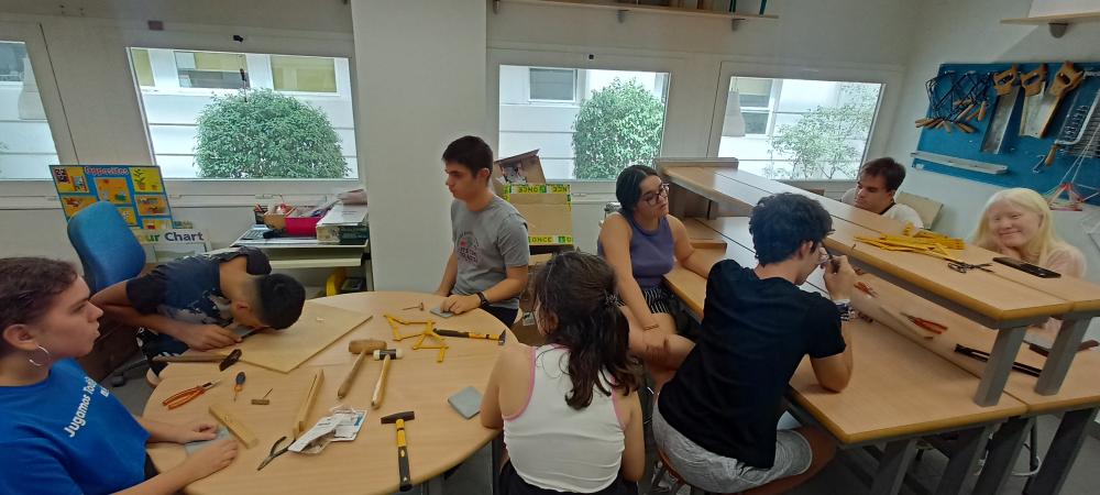 Alumnos en el taller de Tecnología