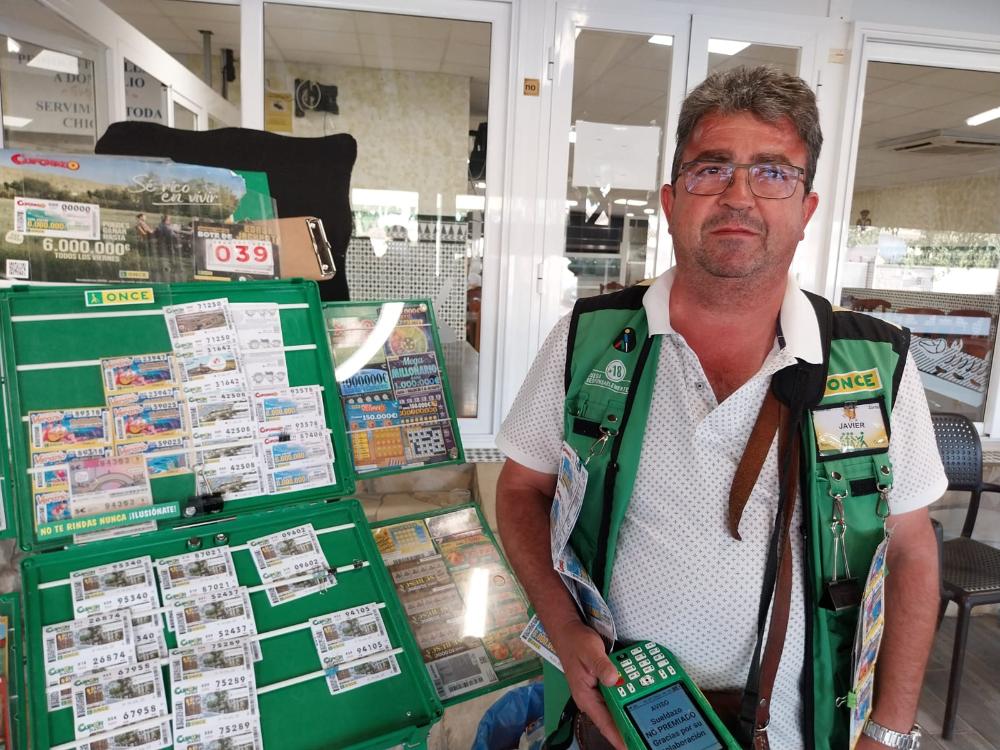 Francisco Javier Fernández, vendedor de la ONCE en Chiclana de la Frontera