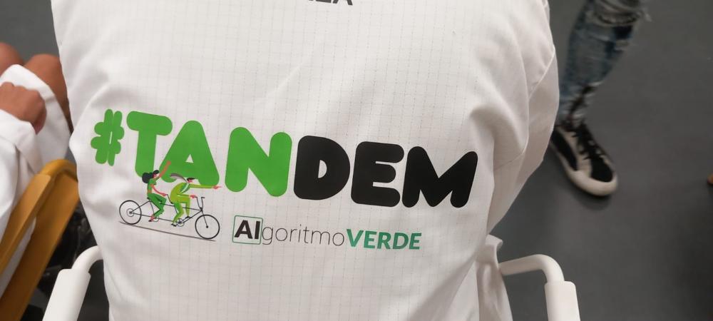Camiseta con la marca Tandem
