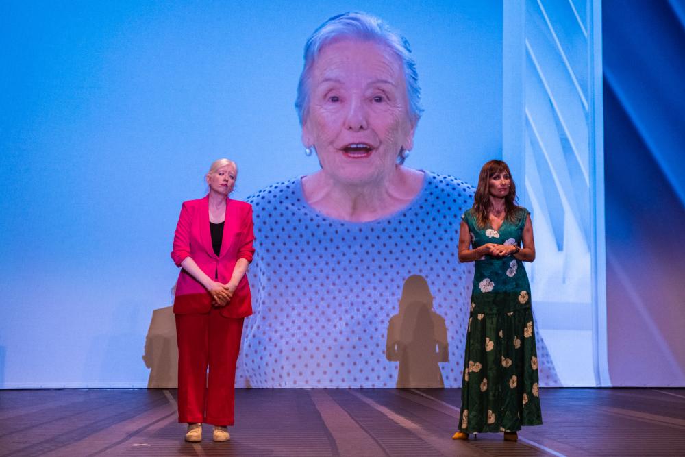 Imagen de María Galiana, que fue la voz en off de toda la gala