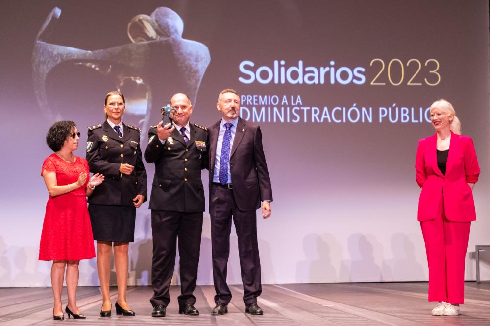 Entrega del premio a la policía autonómica