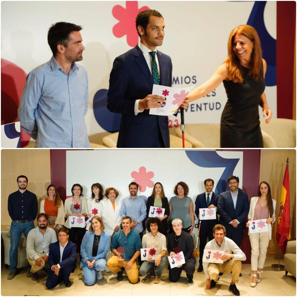 Ionut Acín recibiendo el premio y con el resto de premiados