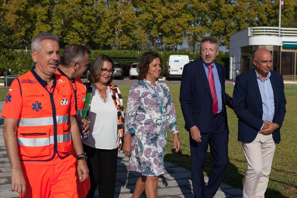 Autoridades llegando al acto