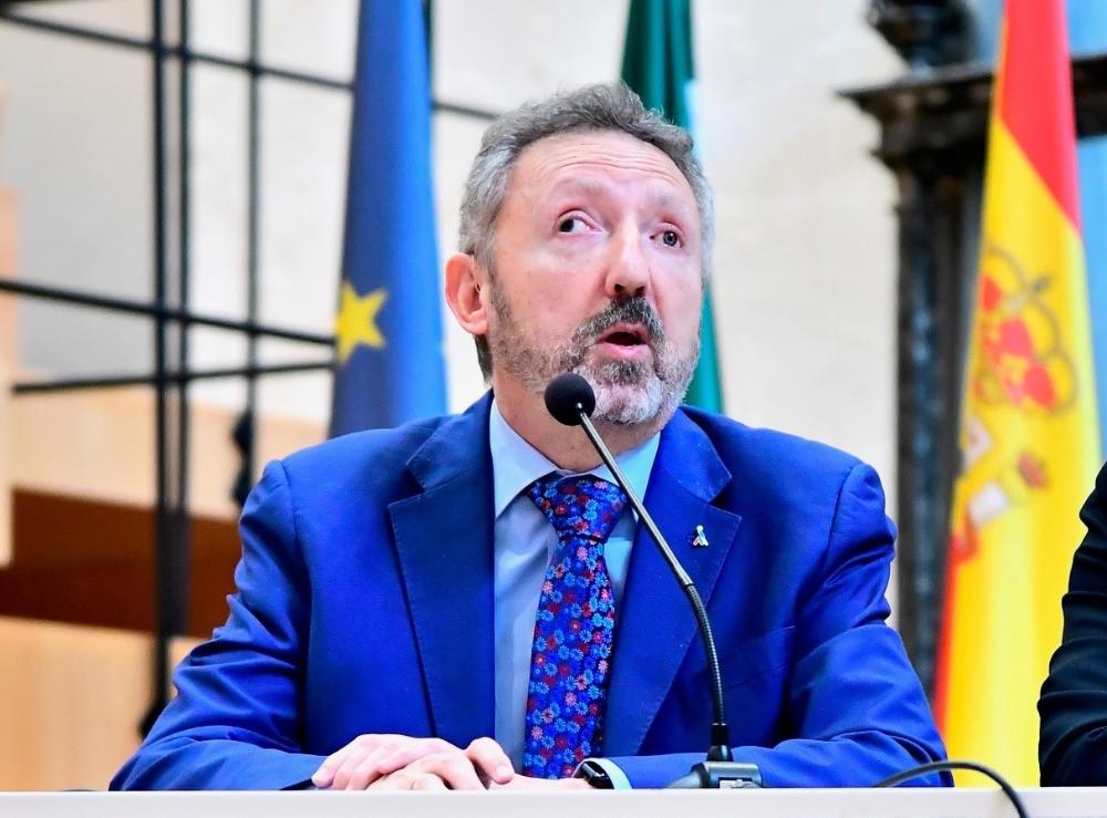 Primer plano de Cristóbal Martínez durante su intervención