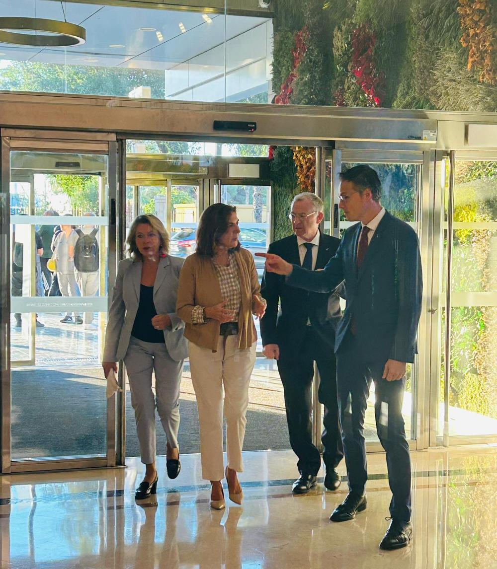 Llegada de la consejera de Empleo al Ilunion Málaga