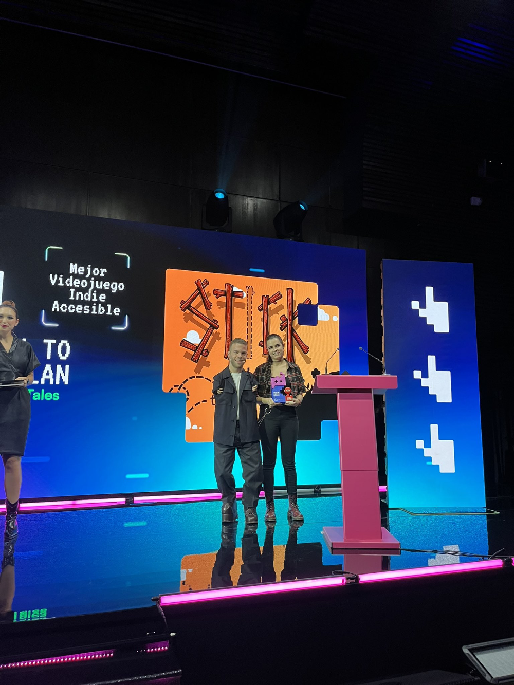 Los premiados en el escenario