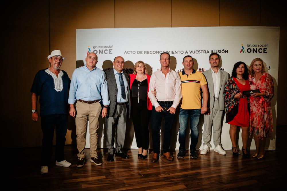 Foto de familia de premiados en Granada