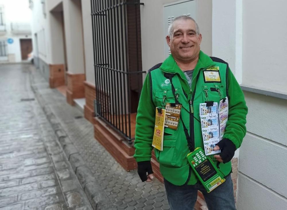 Antonio Alcón, vendedor de la ONCE en Utrera