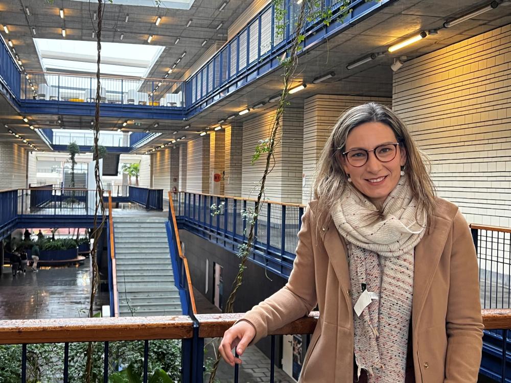 Érika en el interior de la Universidad