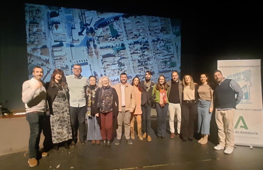 Foto de familia en el escenario