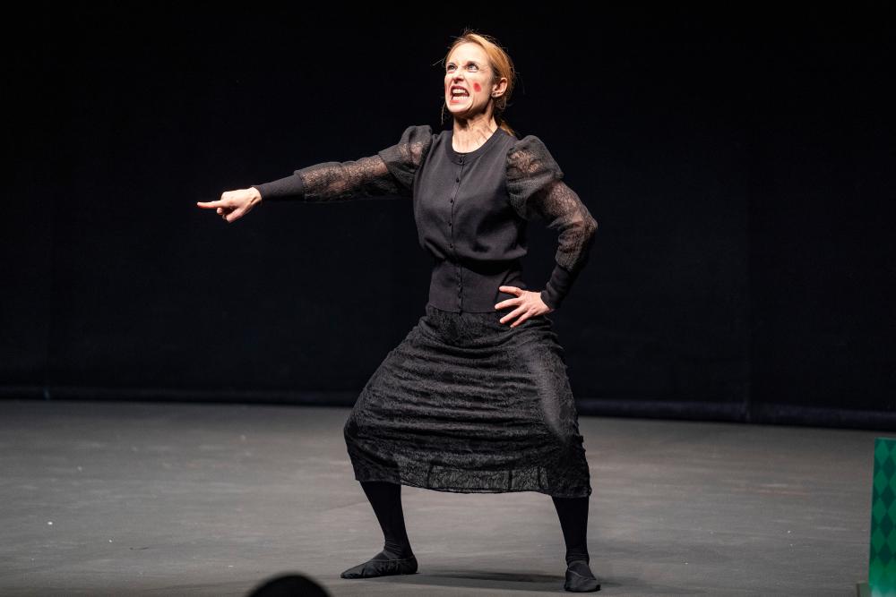 Actuación de Jessica Romero, interpretando a Doña Cuaresma