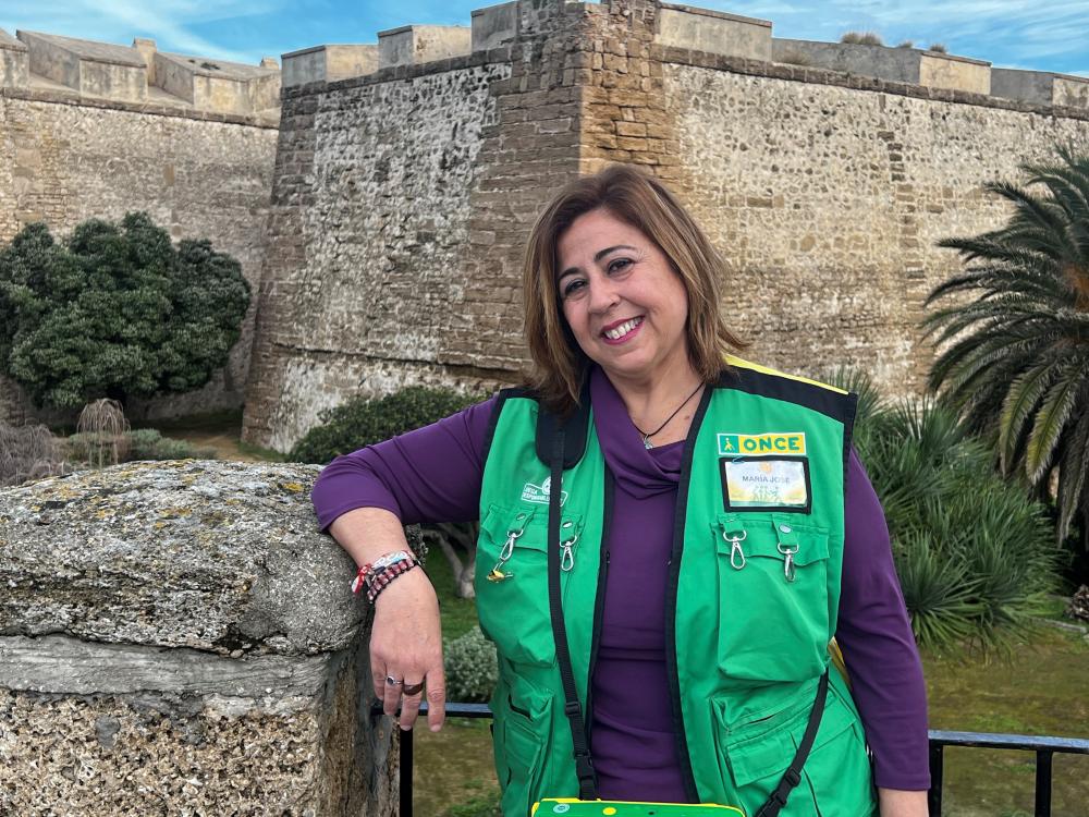 Primer plano de la vendedora María José Romero