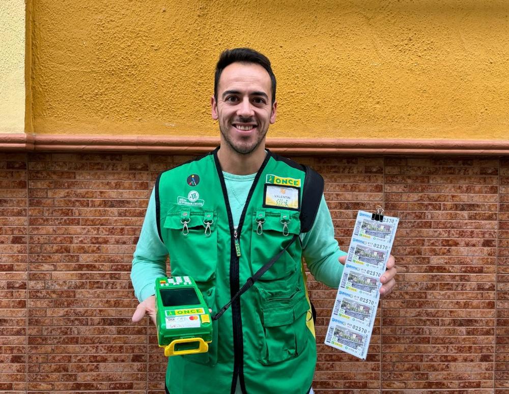 Valentín Ramírez, vendedor de la ONCE en Lucena