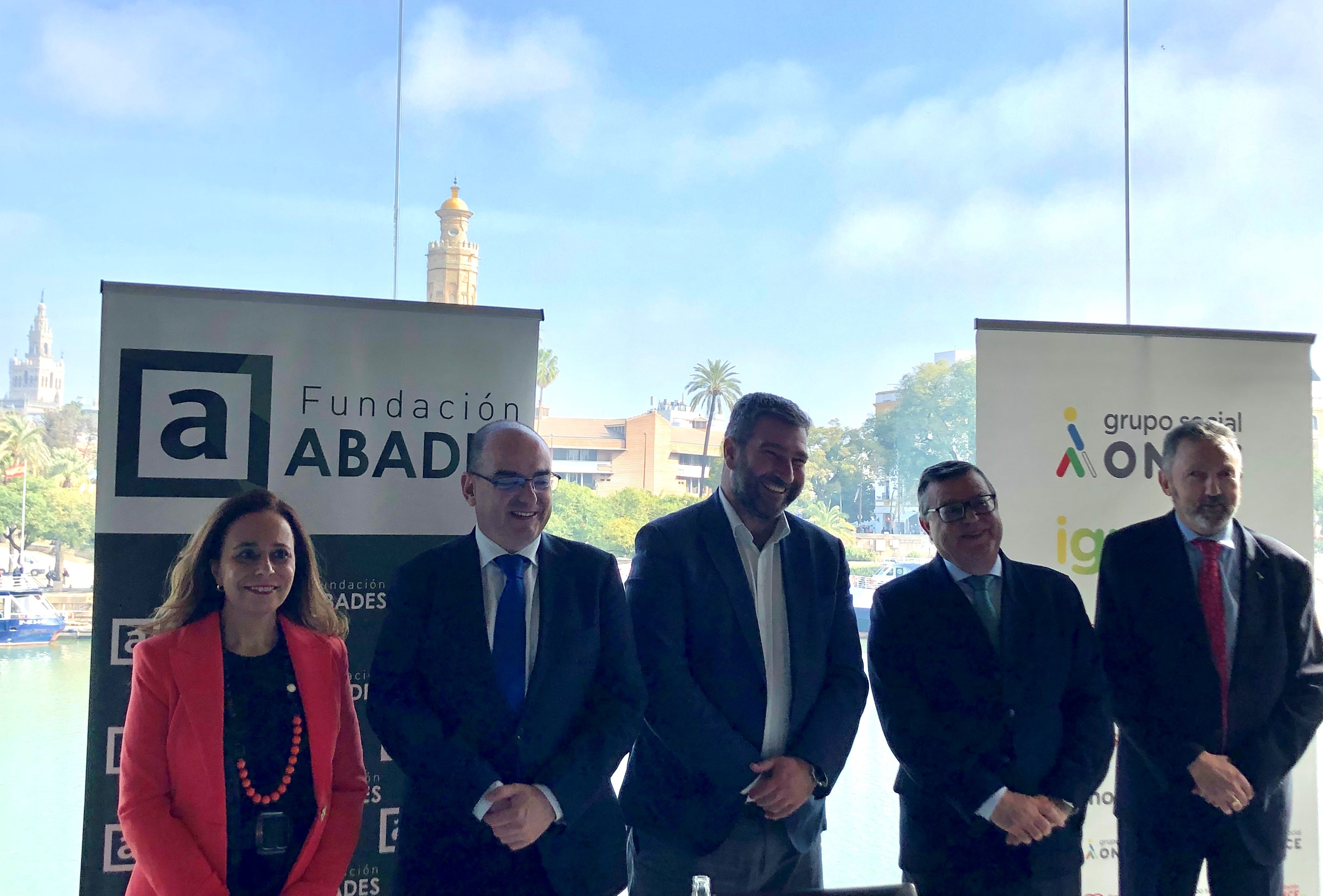 Firma de la renovación del Convenio entre Fundación ONCE y Grupo Abades