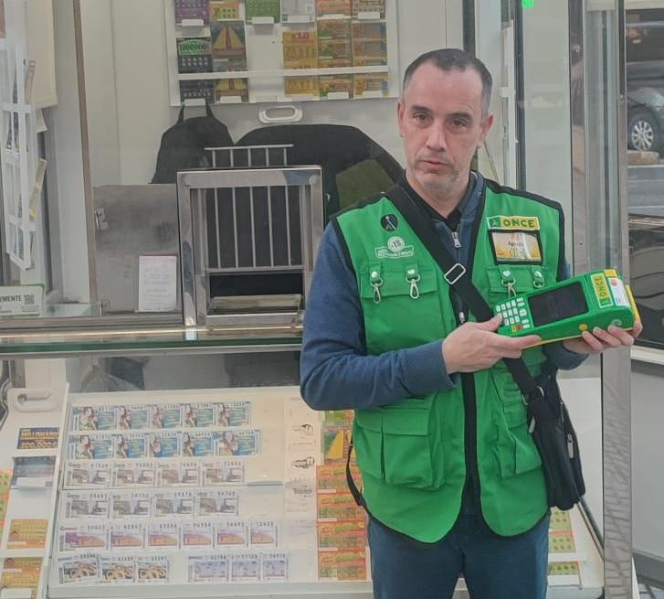 Agustín Flores, vendedor de la ONCE en Cádiz